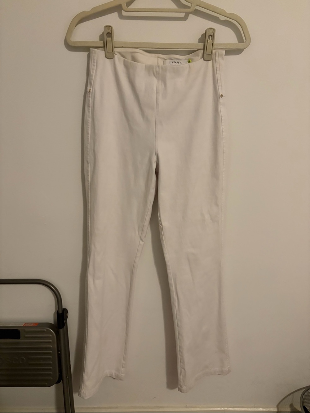 LYSSE White Women's Stretchy Boot-Cut Jeans